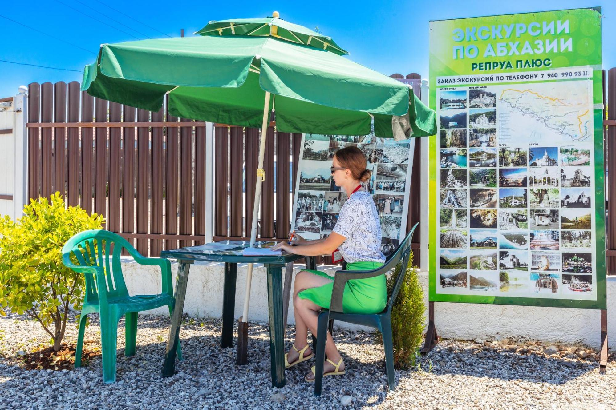 Отель Папа-Дом Gudauta Exteriör bild